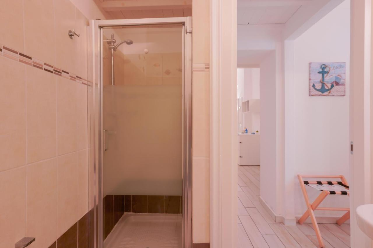 Approdo Rooms - Eja Sardinia カリアリ エクステリア 写真