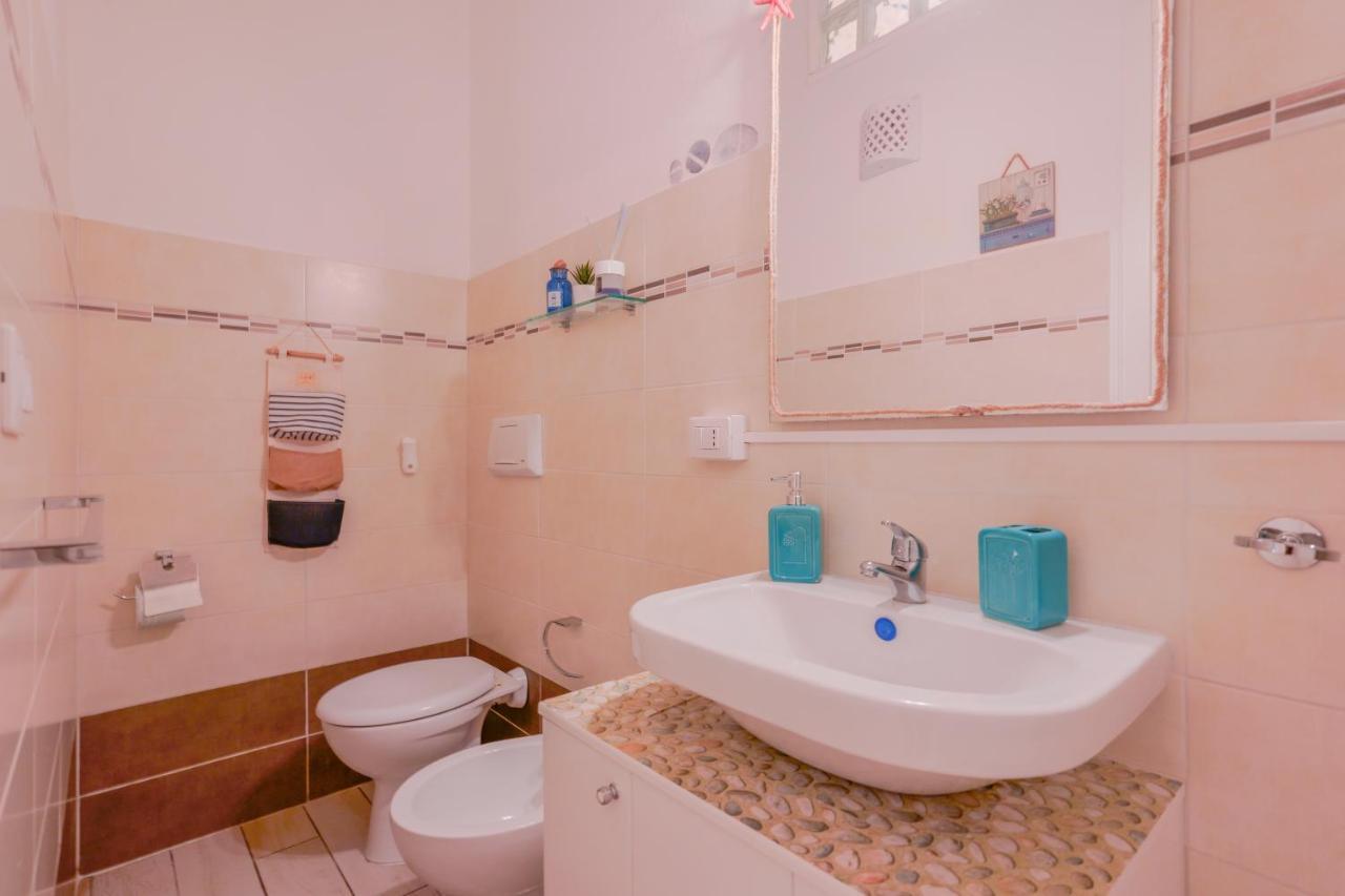 Approdo Rooms - Eja Sardinia カリアリ エクステリア 写真