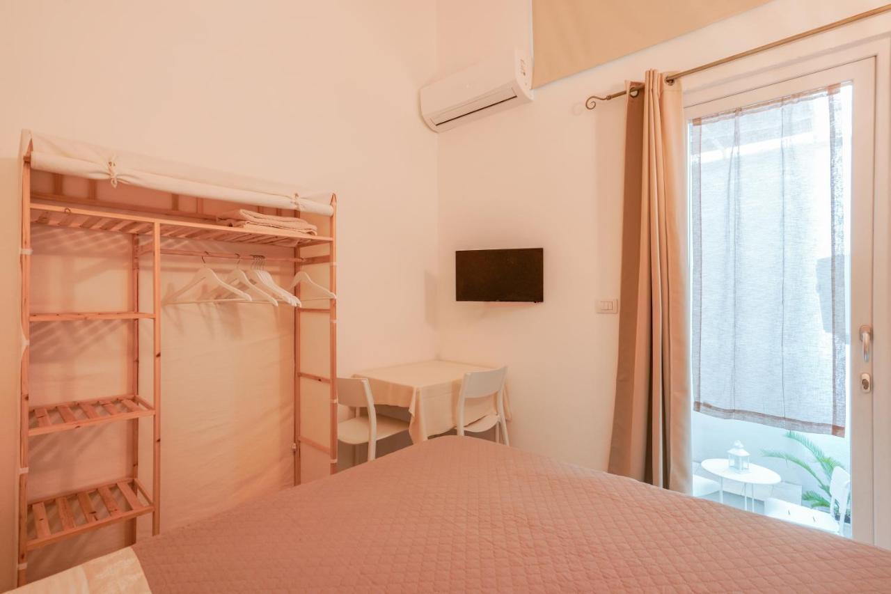 Approdo Rooms - Eja Sardinia カリアリ エクステリア 写真